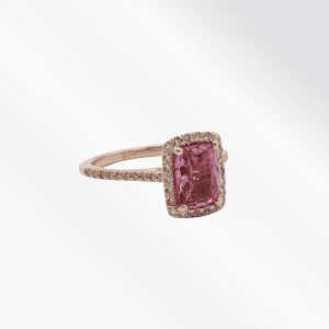 Bague en or avec un diamant rose