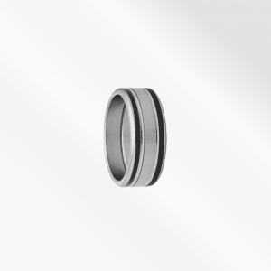 Bague argenté avec des traits noirs