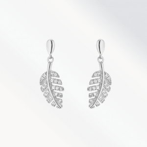 Boucles d'oreilles en argent en forme de feuille.